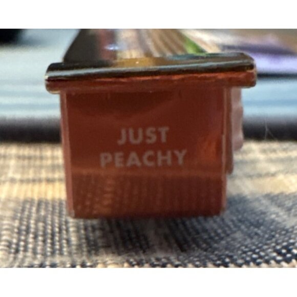 E.L.F Pout Clout Lip Plumping Pen JUST PEACHY 0.07 Oz - Picture 6 of 6